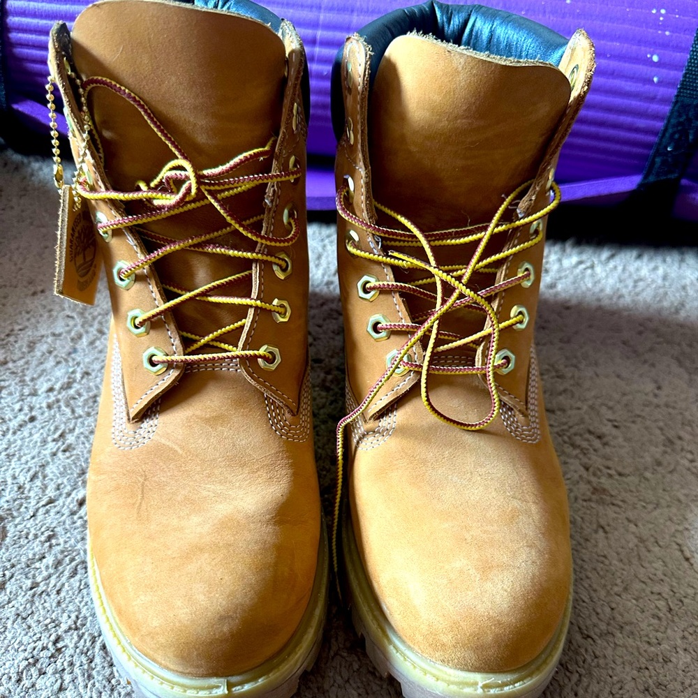 Men’s Timberland Premium 6 inch waterproof boots size 9